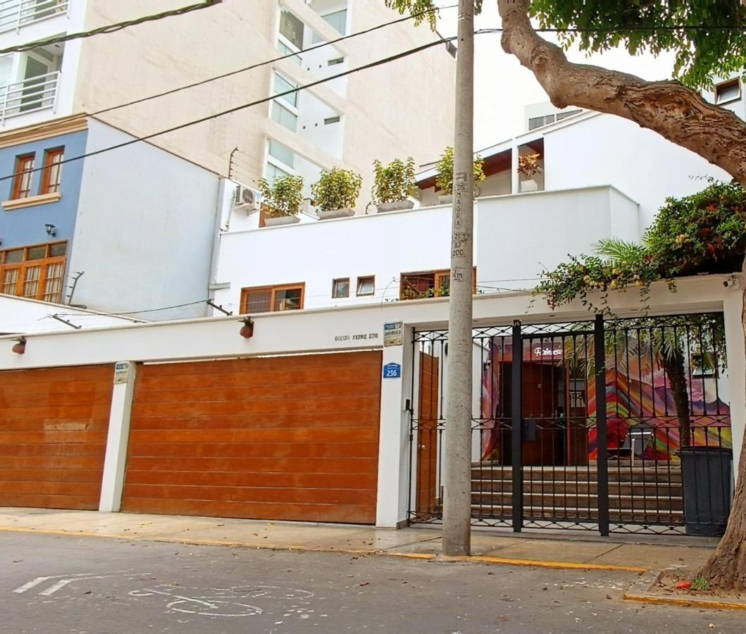 Rainbow Hostel Lima Exterior photo