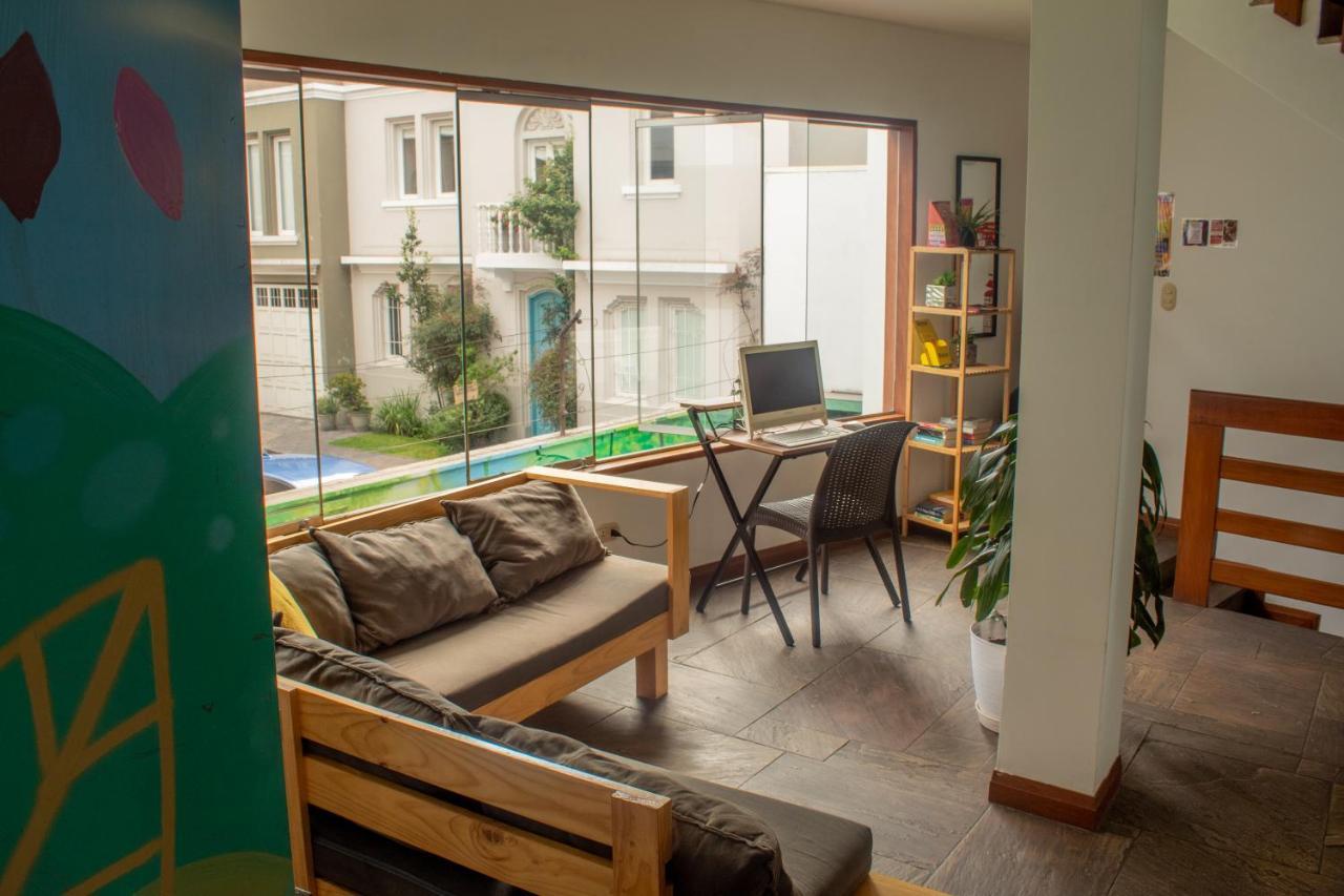 Rainbow Hostel Lima Exterior photo