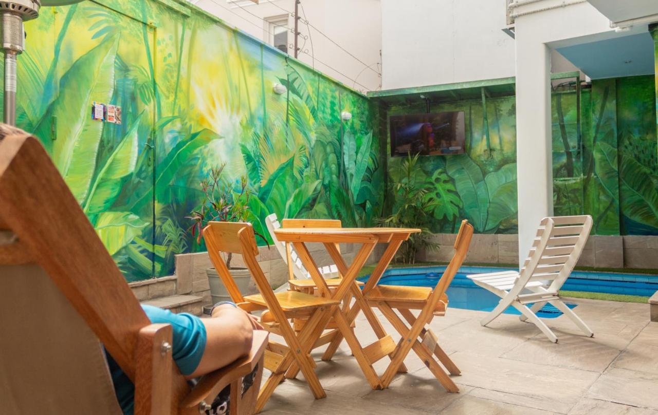 Rainbow Hostel Lima Exterior photo
